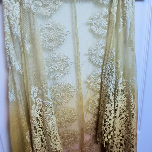 Gimmicks by BKE Boho Western Embroidered Lace Open Front Mesh Ombre Vest - Picture 3 of 6